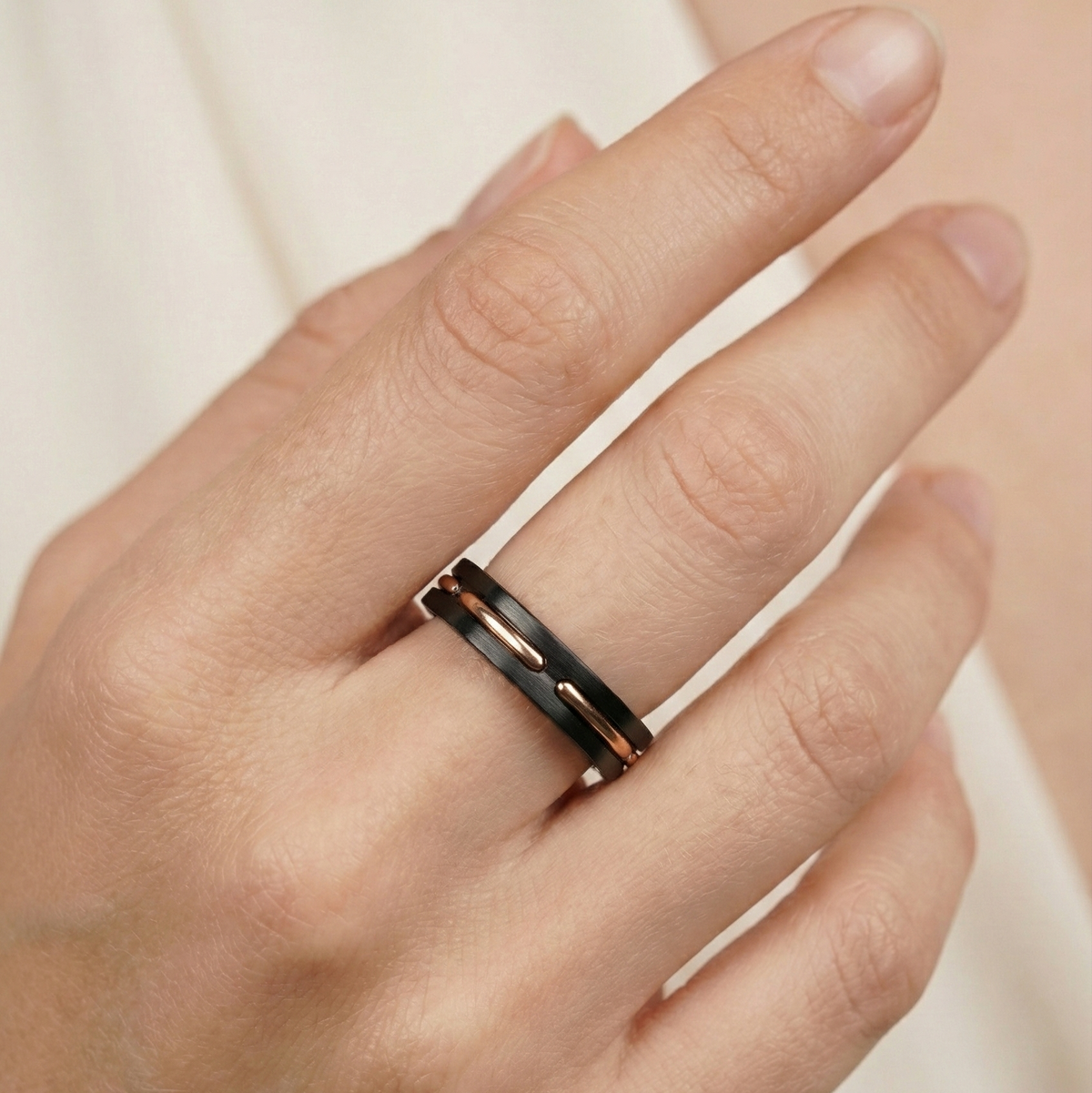 Shadow line ring