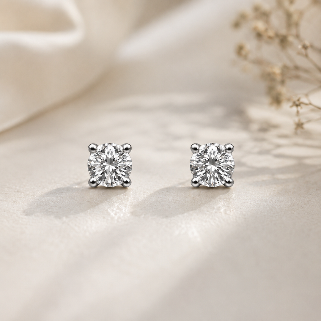 Eterna Solitaire Spark Studs