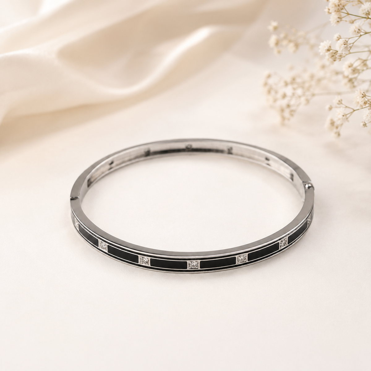 Midnight line bracelet
