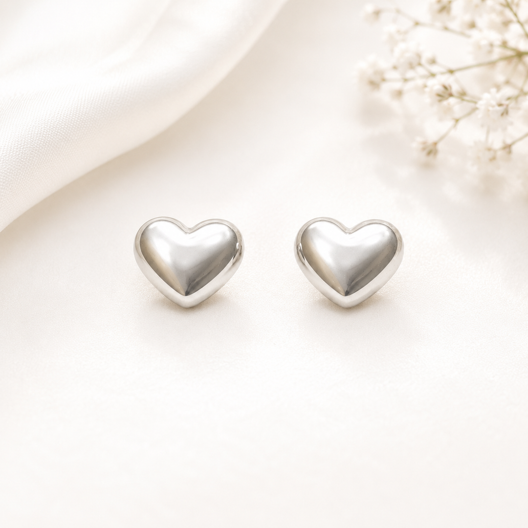 Pearl Sweetheart Stud