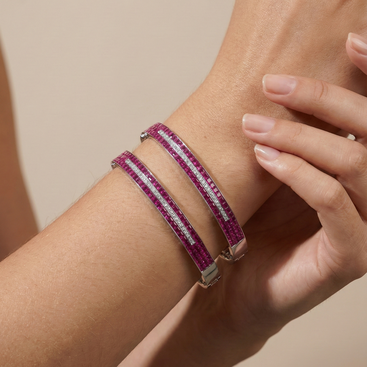 Crimson serti bangles