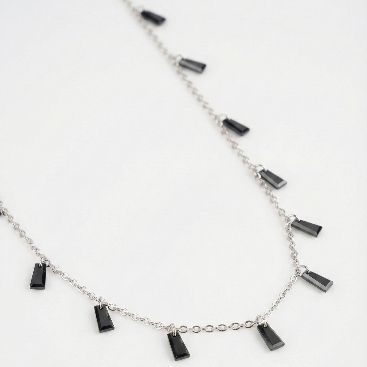 Black tapered baguette drops