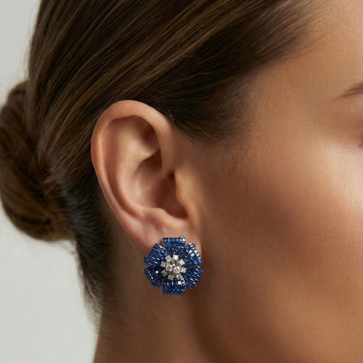 Azure bloom serti earrings