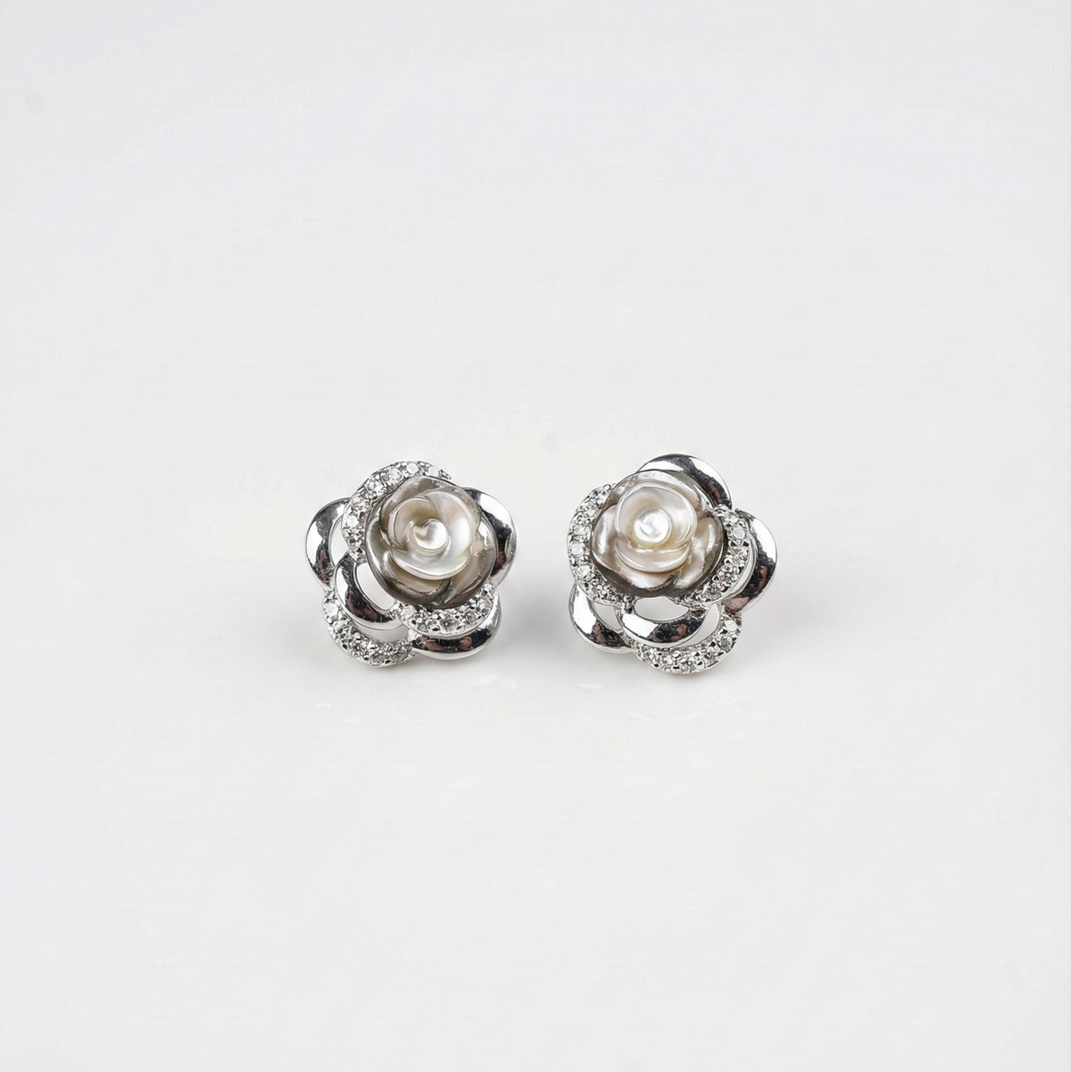 Mop rose halo stud