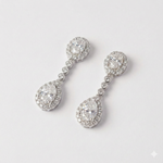 Load image into Gallery viewer, Luminous Tear Drop Necklace
