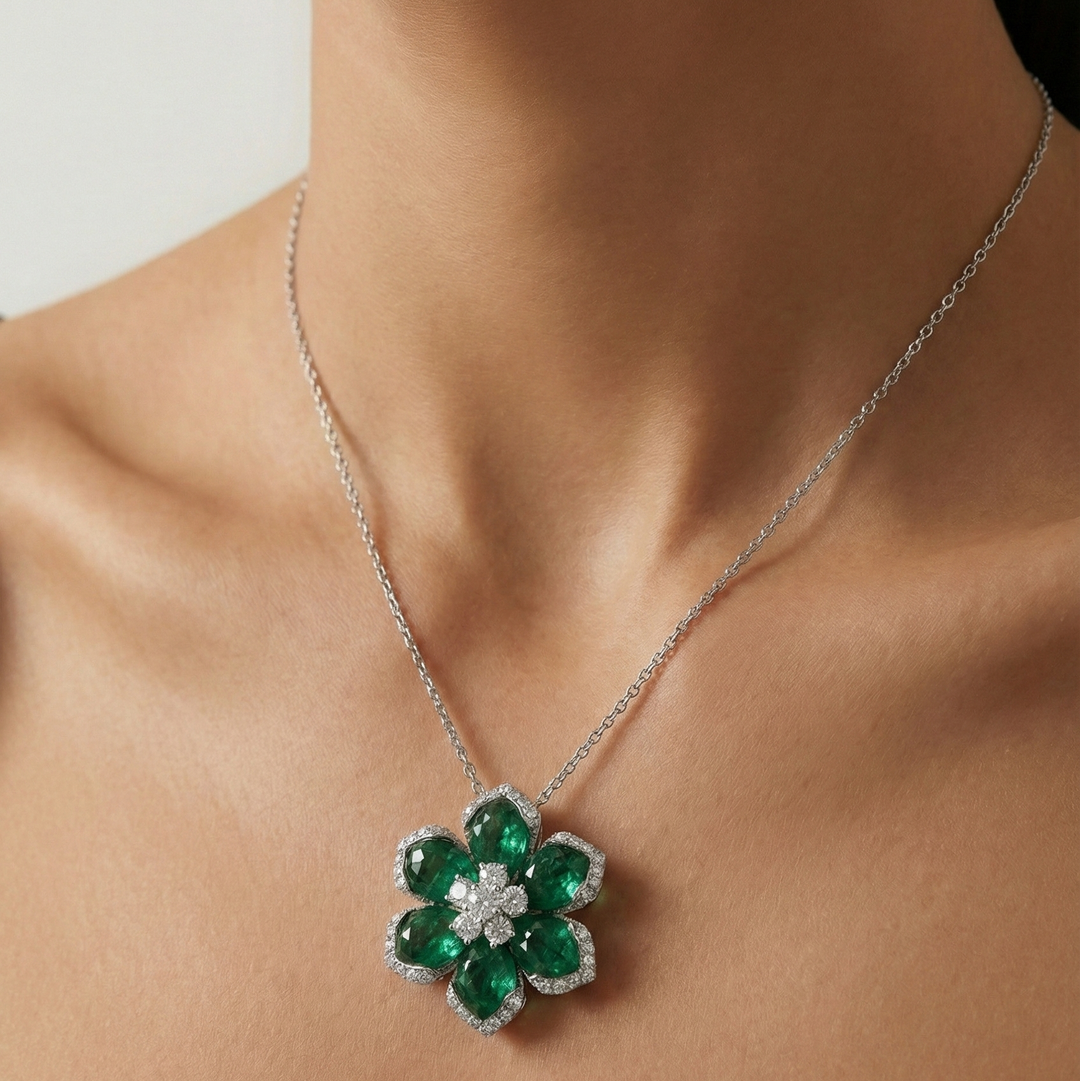 Serti Bloom Emerald Pendant